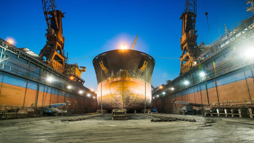 Giant,Oil,Tanker,Being,Built,On,The,Dock